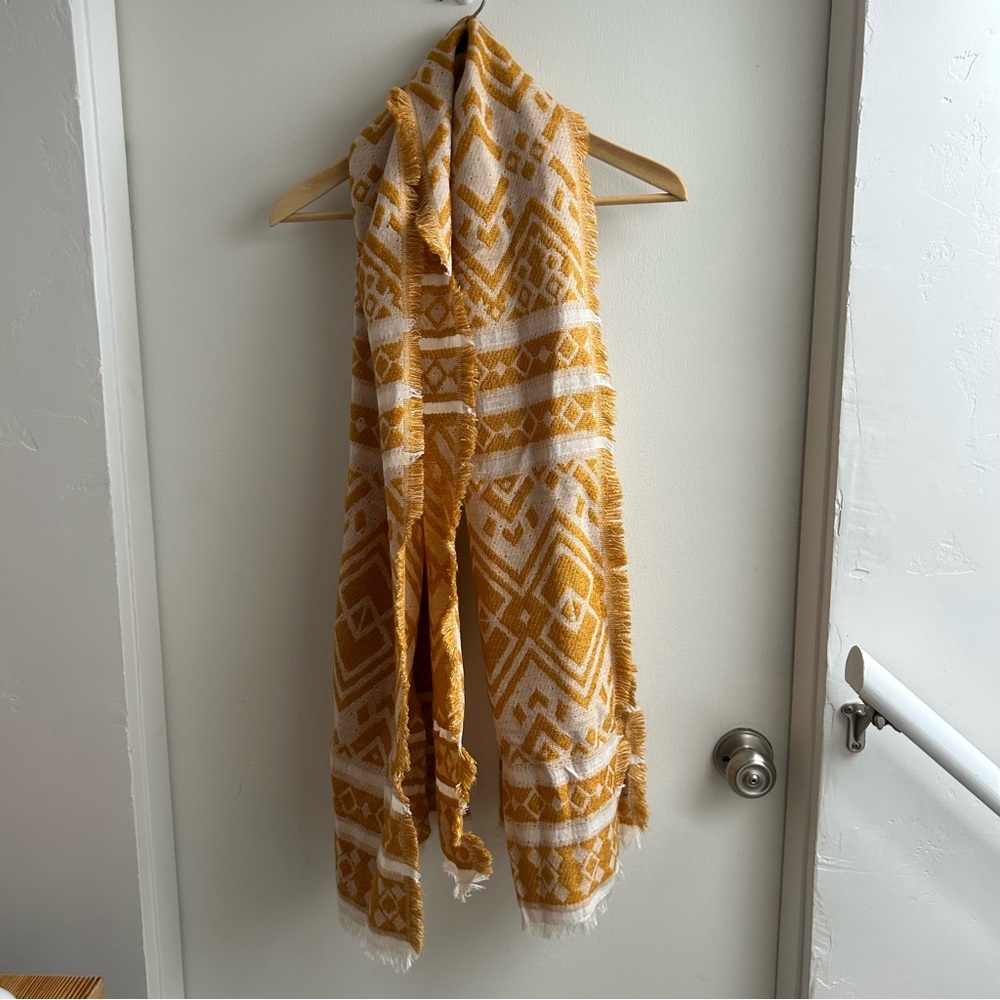 NWOT Madewell Yellow and White Geometric Design Scarf